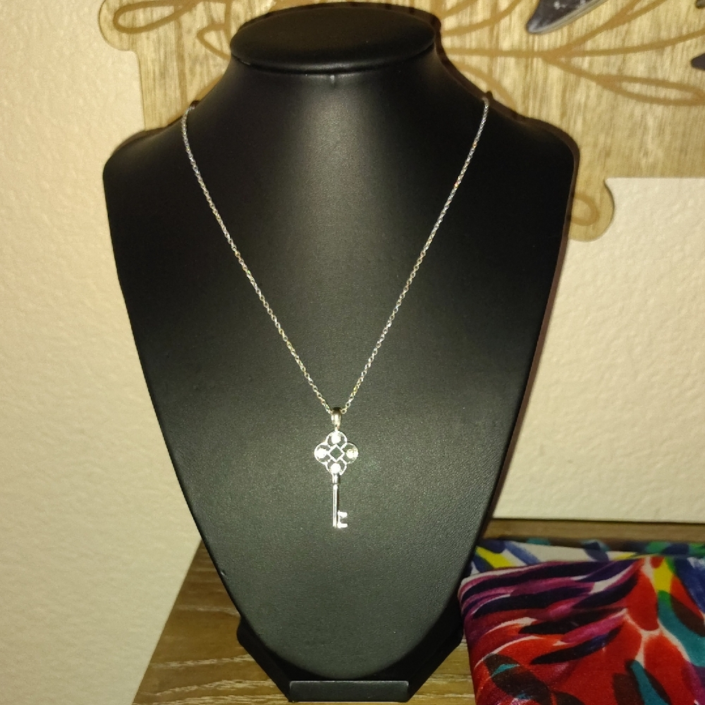 Elegant Silver Key Pendant Necklace